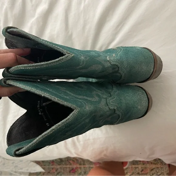 LIBERTY Black Turquoise Western Boots - Picture 4 of 7